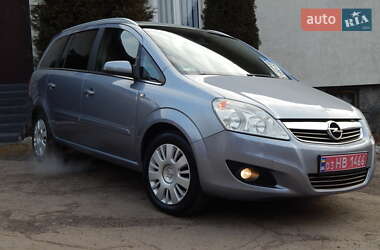 Минивэн Opel Zafira 2008 в 