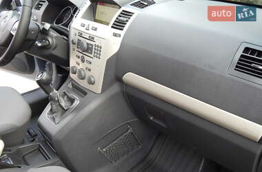 Минивэн Opel Zafira 2008 в 