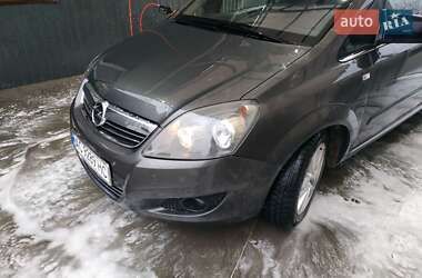 Минивэн Opel Zafira 2010 в Камне-Каширском