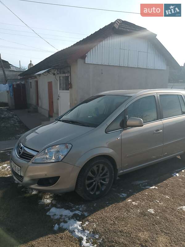 Opel Zafira 2011