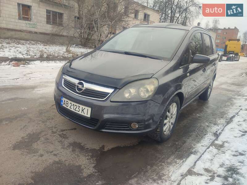 Минивэн Opel Zafira 2005 в Сумах