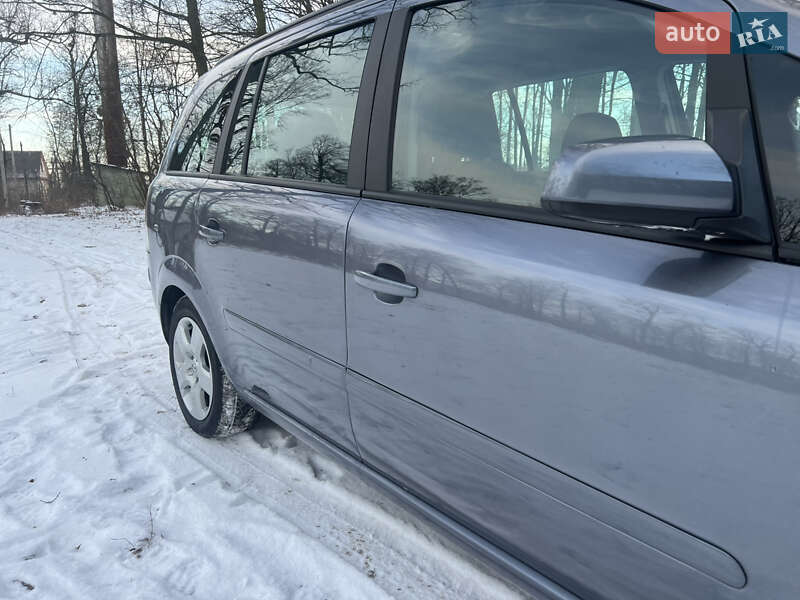 Минивэн Opel Zafira 2006 в Ровно