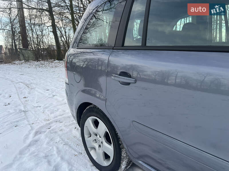 Минивэн Opel Zafira 2006 в Ровно