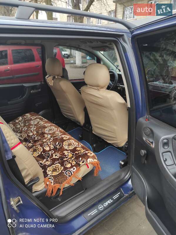 Минивэн Opel Zafira 2000 в Снятине