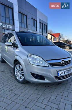 Мінівен Opel Zafira 2008 в Гощі