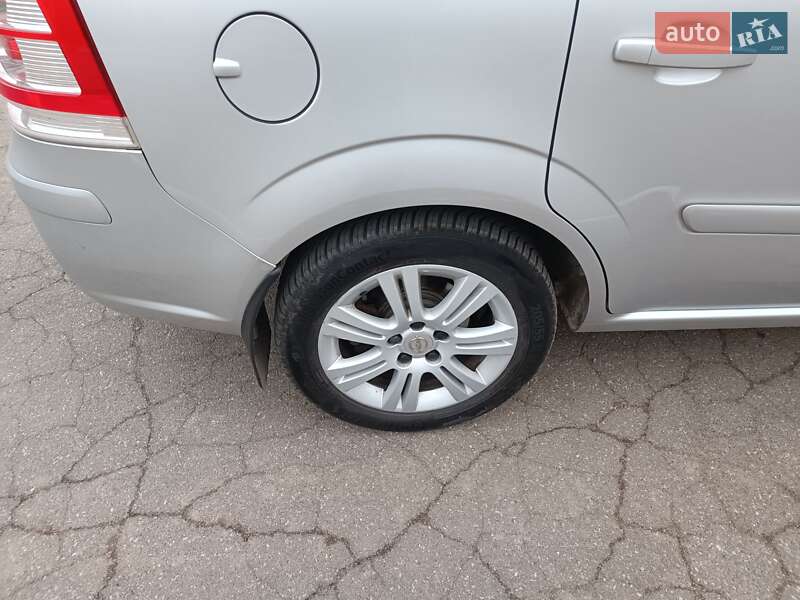 Мінівен Opel Zafira 2013 в Бердичеві