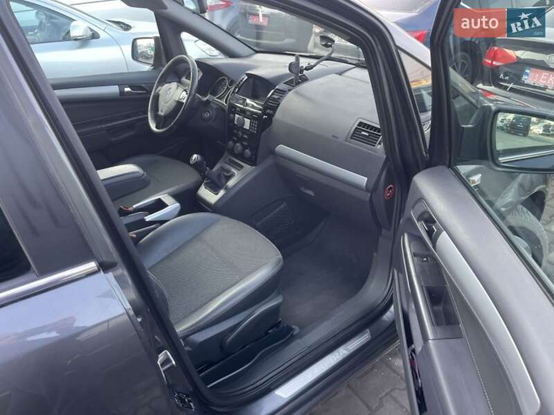 Мінівен Opel Zafira 2009 в Луцьку
