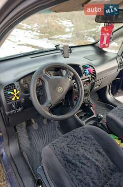 Минивэн Opel Zafira 2001 в 