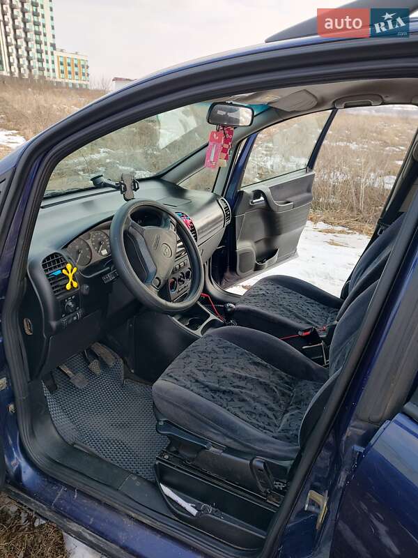 Минивэн Opel Zafira 2001 в Софиевской Борщаговке