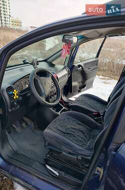 Минивэн Opel Zafira 2001 в 
