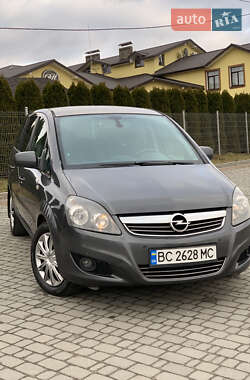 Минивэн Opel Zafira 2011 в 