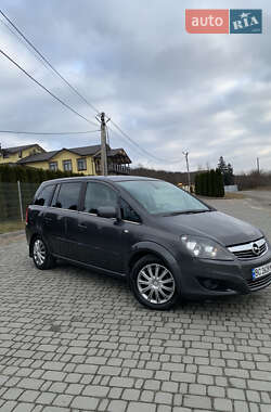 Минивэн Opel Zafira 2011 в 