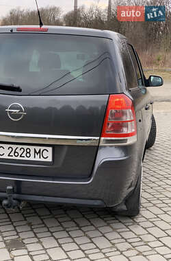 Минивэн Opel Zafira 2011 в 