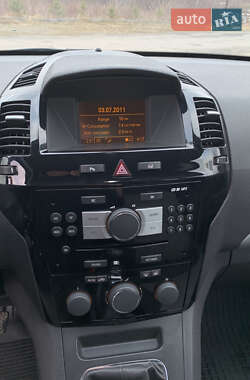 Минивэн Opel Zafira 2011 в 