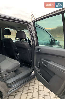 Минивэн Opel Zafira 2011 в 