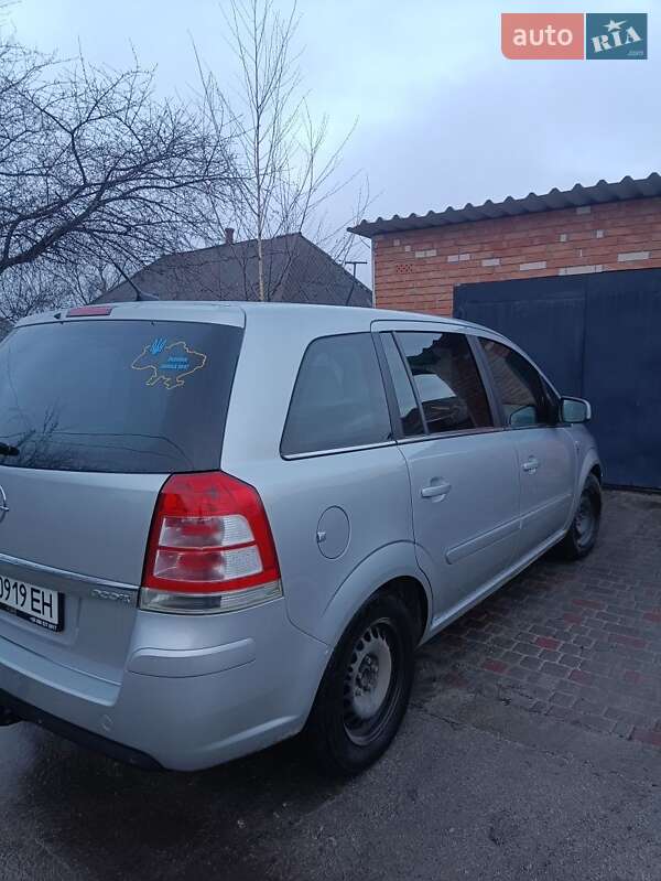 Минивэн Opel Zafira 2011 в Кропивницком