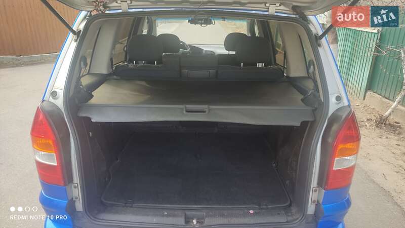 Мінівен Opel Zafira 2000 в Каневі