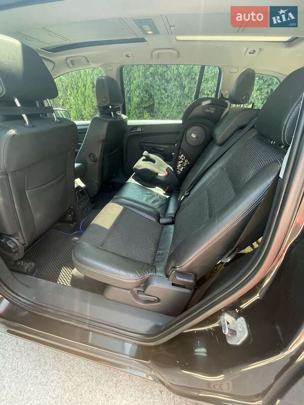 Минивэн Opel Zafira 2005 в Днепре