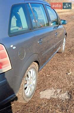 Минивэн Opel Zafira 2005 в 