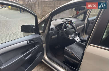 Минивэн Opel Zafira 2010 в 