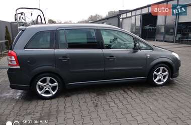 Минивэн Opel Zafira 2010 в Червонограде