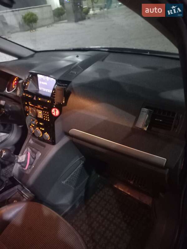 Мінівен Opel Zafira 2009 в Львові