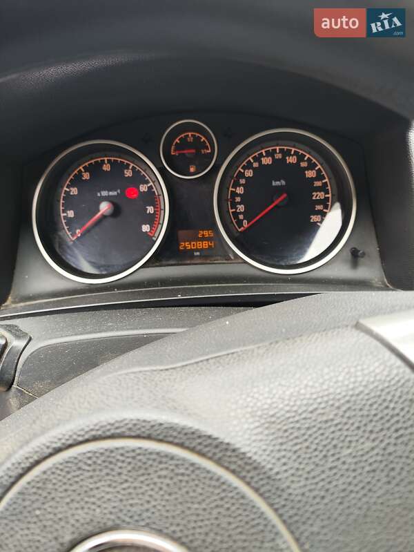 Мінівен Opel Zafira 2006 в Машівка