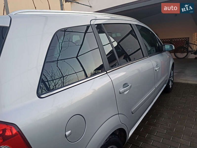 Мінівен Opel Zafira 2009 в Одесі