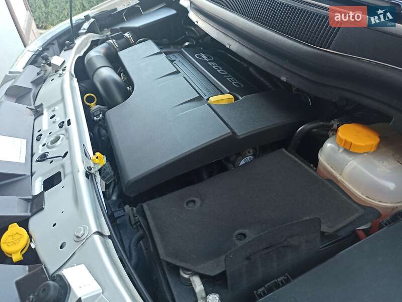 Мінівен Opel Zafira 2009 в Одесі