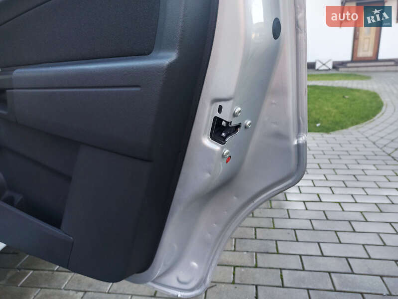 Мінівен Opel Zafira 2009 в Одесі