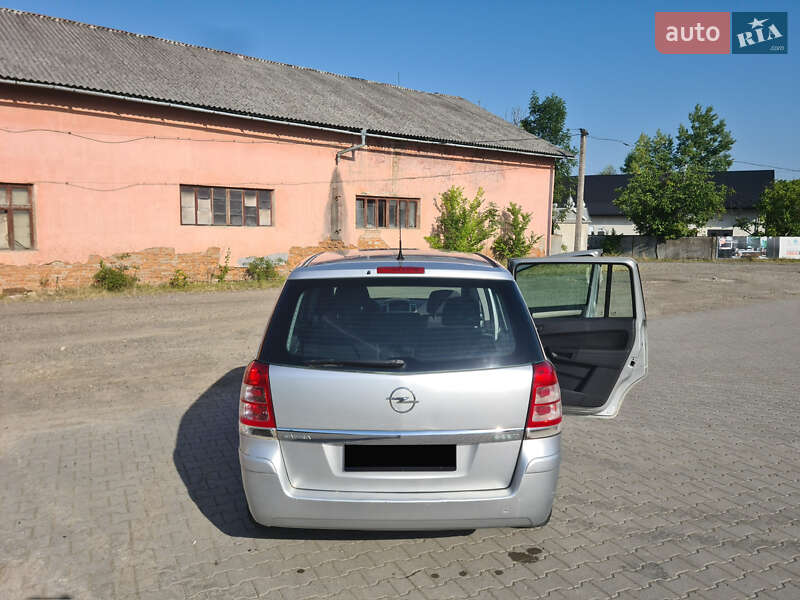 Мінівен Opel Zafira 2008 в Івано-Франківську