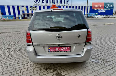 Минивэн Opel Zafira 2011 в 