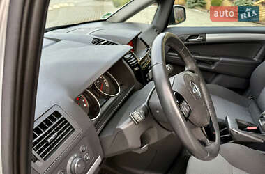 Минивэн Opel Zafira 2011 в 