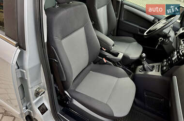 Минивэн Opel Zafira 2011 в 