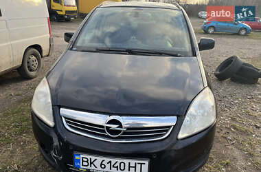 Минивэн Opel Zafira 2010 в 