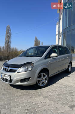 Минивэн Opel Zafira 2011 в 