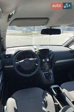 Минивэн Opel Zafira 2011 в 