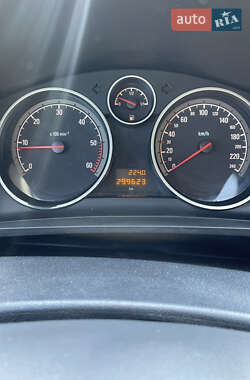Минивэн Opel Zafira 2011 в 
