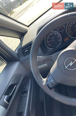 Минивэн Opel Zafira 2011 в 