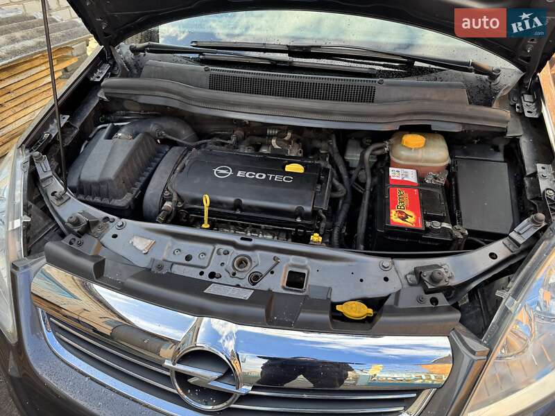 Минивэн Opel Zafira 2010 в Луцке