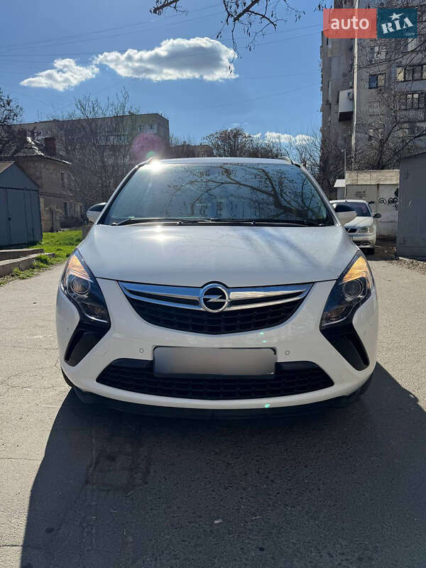 Opel Zafira 2014