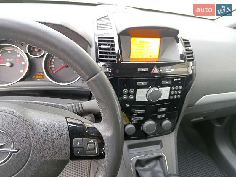 Мінівен Opel Zafira 2012 в Радомишлі