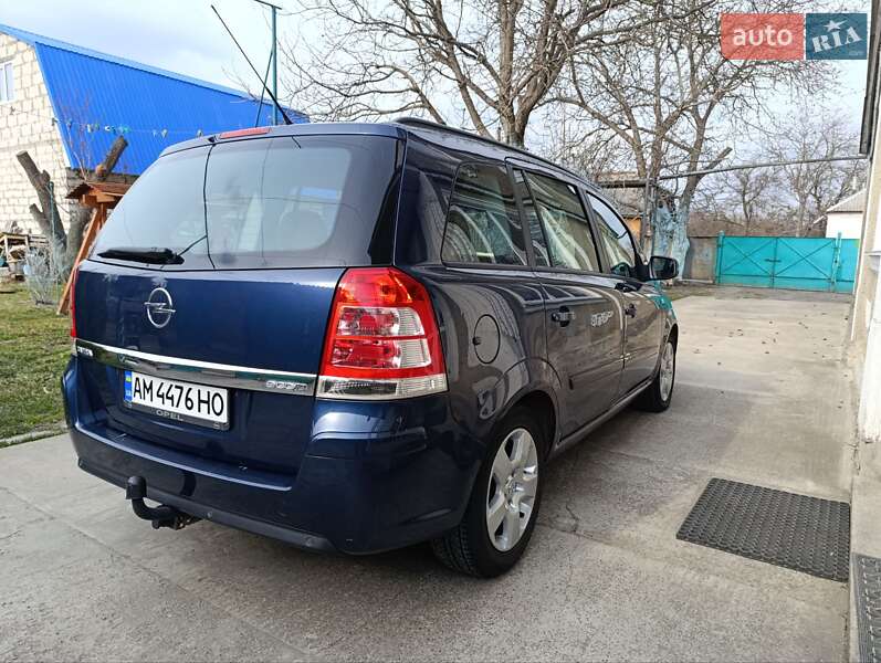 Мінівен Opel Zafira 2012 в Радомишлі