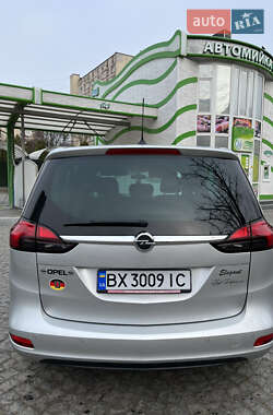 Минивэн Opel Zafira 2018 в 