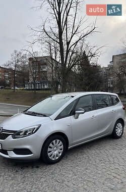 Минивэн Opel Zafira 2018 в 