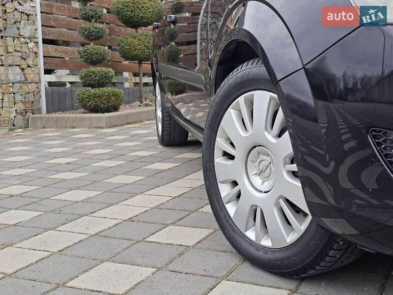 Минивэн Opel Zafira 2009 в Стрые