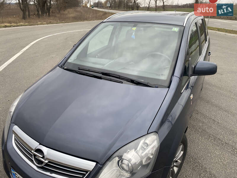 Минивэн Opel Zafira 2010 в Ромнах фото 15 Минивэн Opel Zafira 2010 в Ромнах