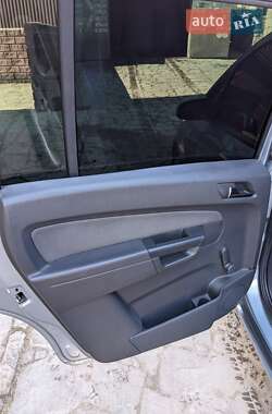 Минивэн Opel Zafira 2006 в 