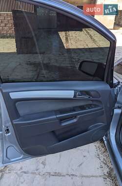Минивэн Opel Zafira 2006 в 