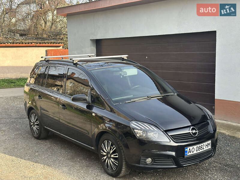 Минивэн Opel Zafira 2007 в 